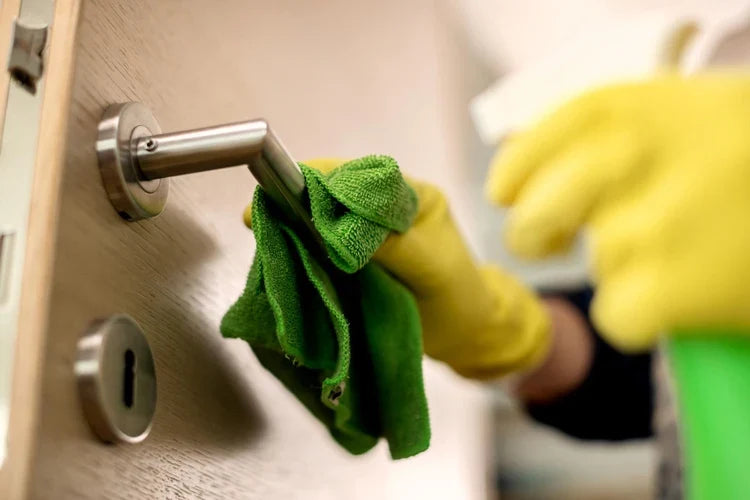 Z(Do Not Touch-General Cleaning Liquids)