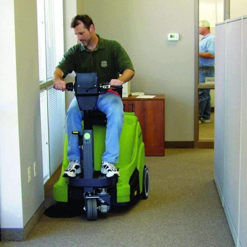 IPC Eagle 512 Vacuum Rider Sweeper - Janitorial Superstore