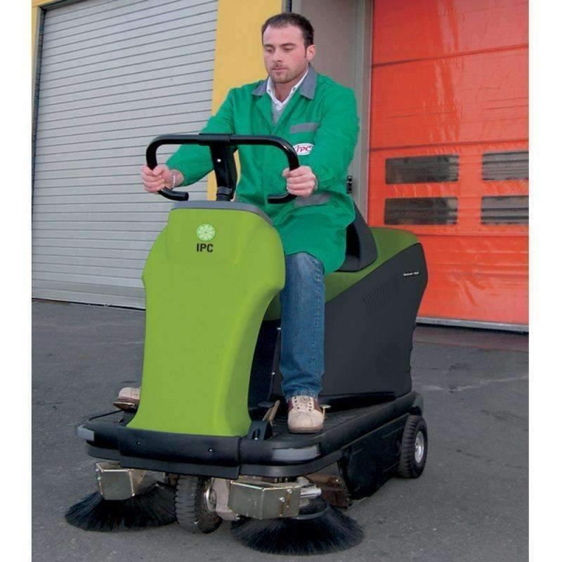 IPC Eagle 1050 Vacuum Rider Sweeper (Free Shipping) - Janitorial Superstore