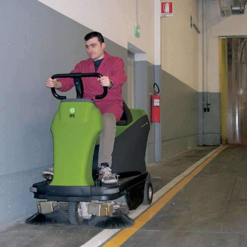 IPC Eagle 1050 Vacuum Rider Sweeper (Free Shipping) - Janitorial Superstore